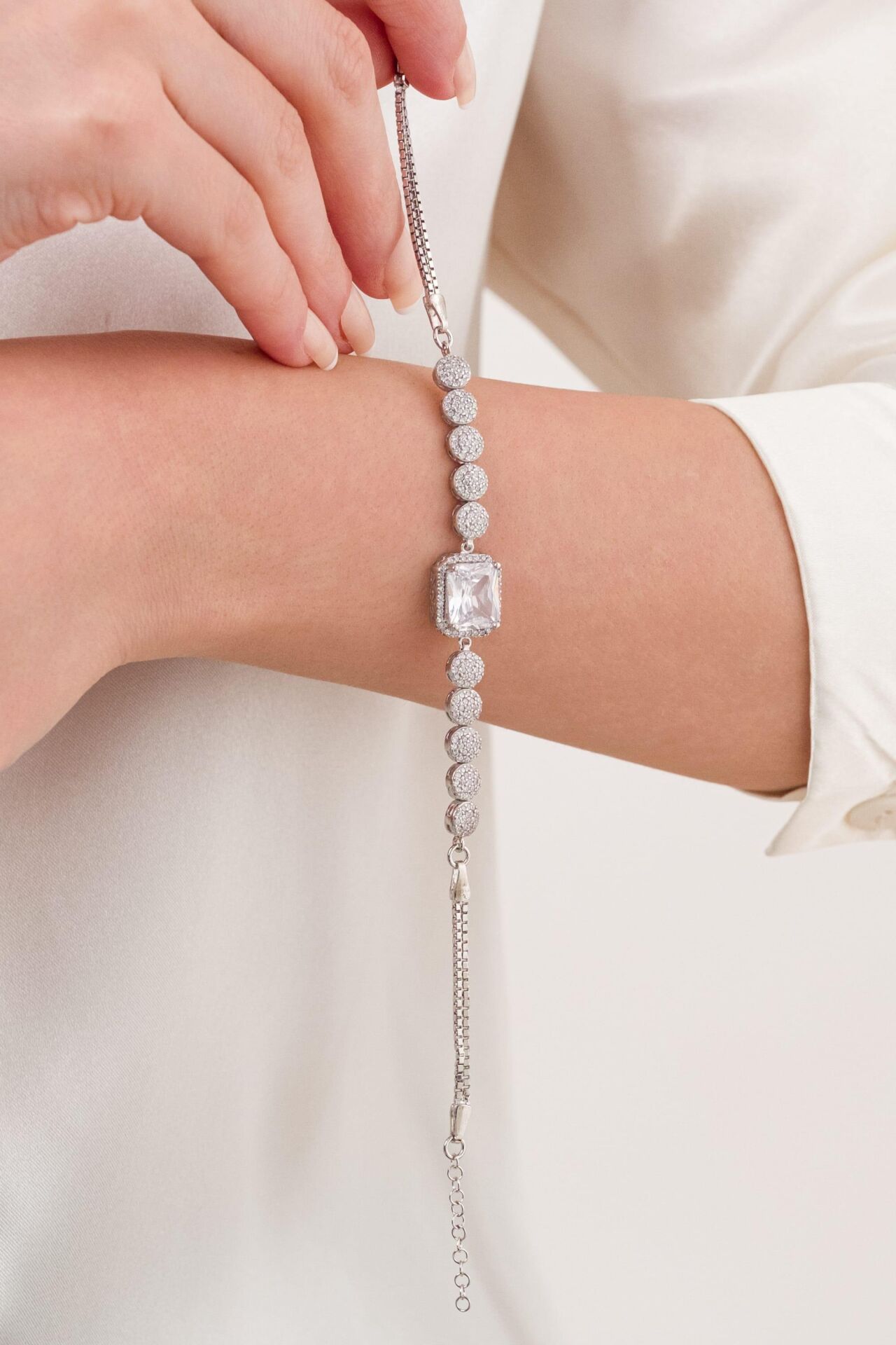 Gümüş Baget Beyaz Zirkon Taşlı Rodyumlu Bileklik