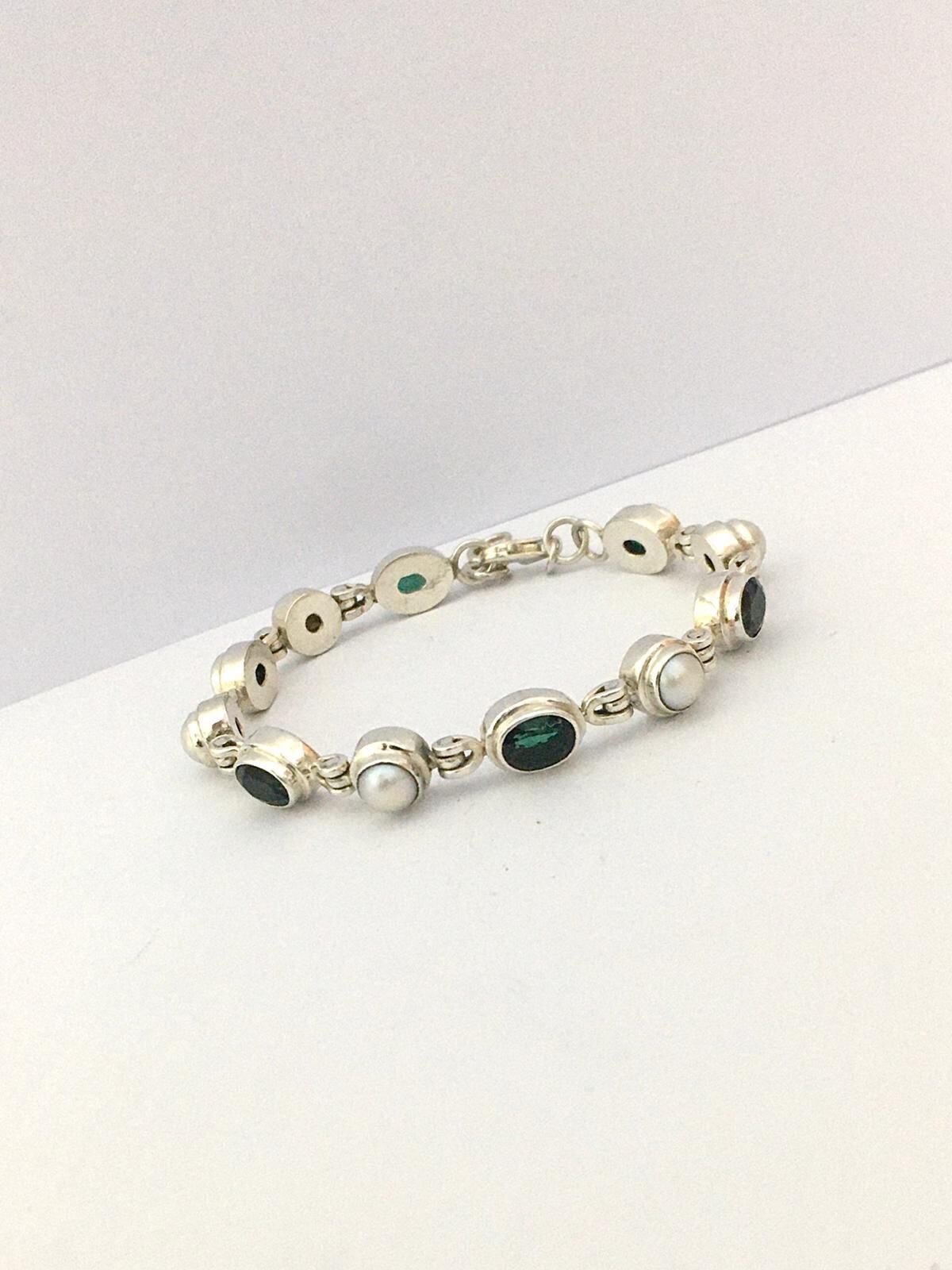 GÜMÜŞ YEŞİL ZİRKON TAŞLI VE İNCİ BİLEKLİK