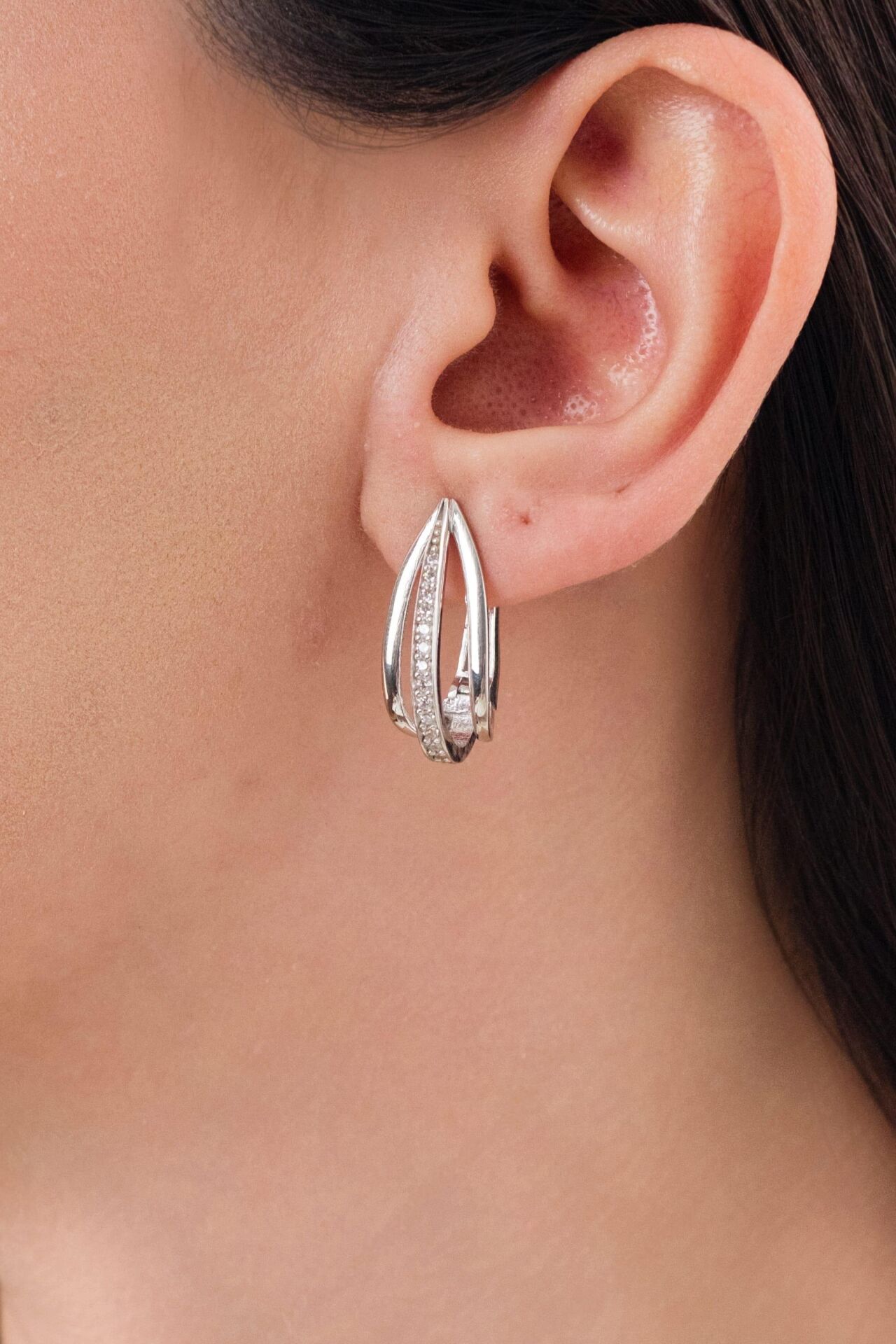 GÜMÜŞ  Beyaz Zirkon Taşlı Sade Modern Şarnel KÜPE