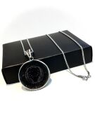 Gümüş Aslan Kafası Kabartmalı Siyah Zirkon Taşlı Erkek Kolye