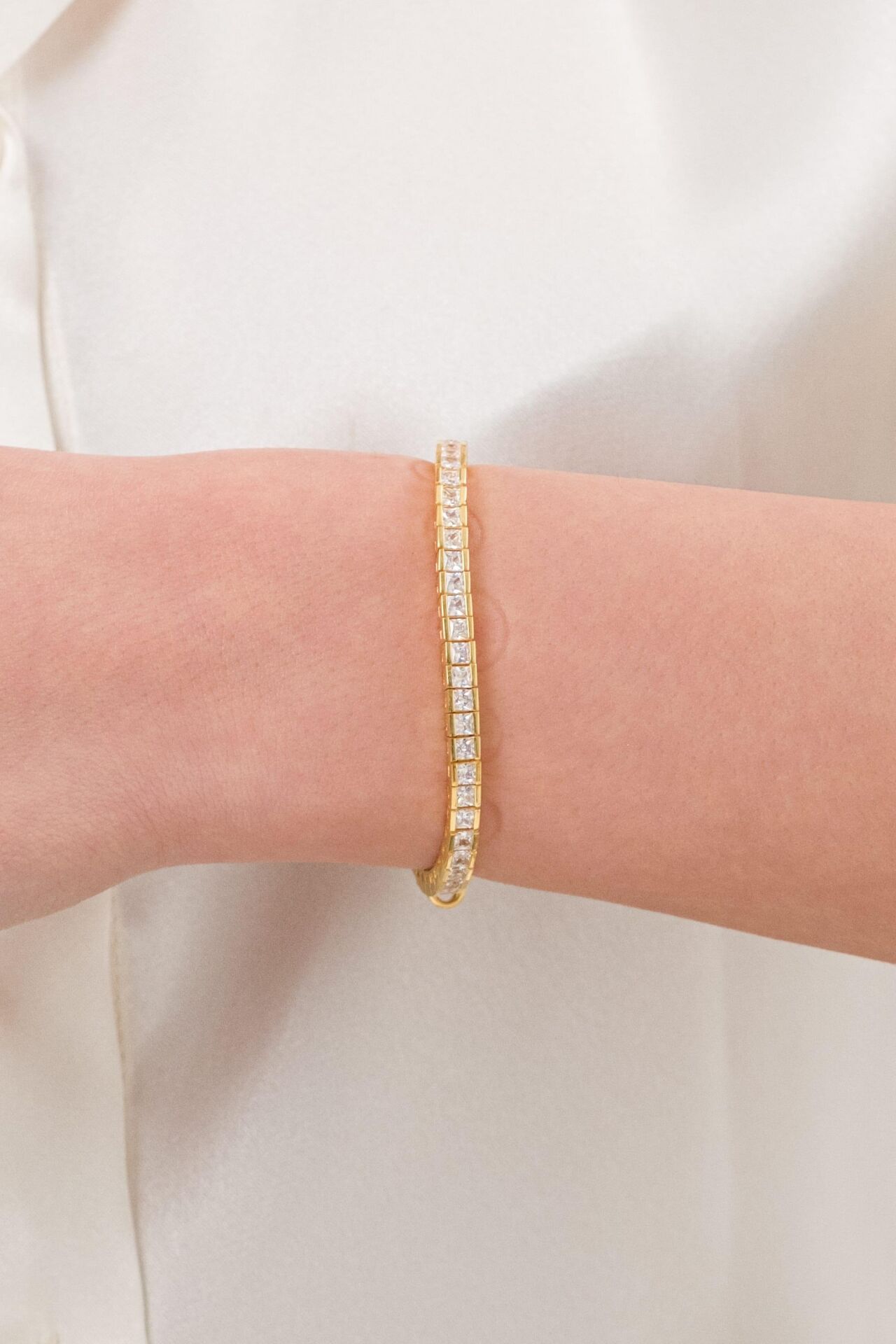 4 mm Gümüş  Altın Gold Kaplama Baget Kesim Beyaz Zirkon Taşlı Su Yolu Bileklik