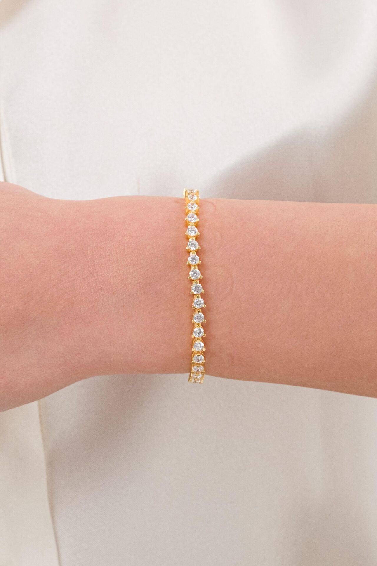 4 mm Gümüş Damla Altın Gold Kaplama Beyaz Zirkon Taşlı Pırlanta Modeli Su Yolu Bileklik