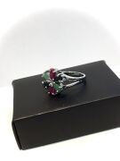 GÜMÜŞ YAKUT ZÜMRÜT SAFİR TAŞLI ÇİÇEK YÜZÜK