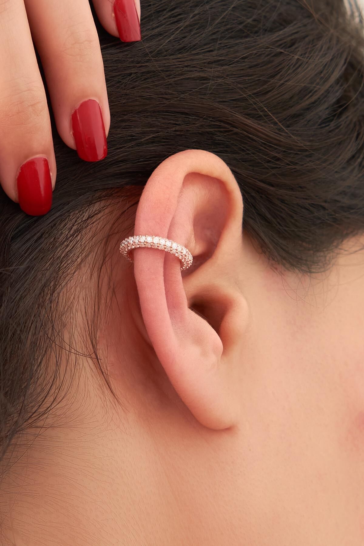 ZİRKON TAŞLI GÜMÜŞ KIKIRDAK HALKA KÜPE