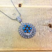 GÜMÜŞ TELKARİ TURKUAZ TAŞLI ÇİÇEK KOLYE