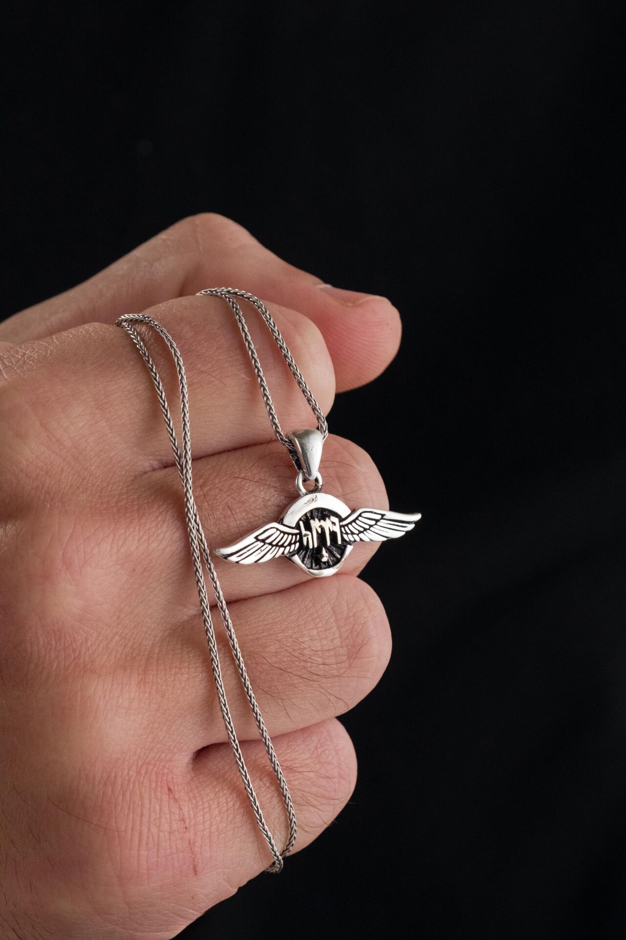 Gümüş Göktürkçe Türk Yazılı Ayyıldızlı Kanatlı Erkek Kolye