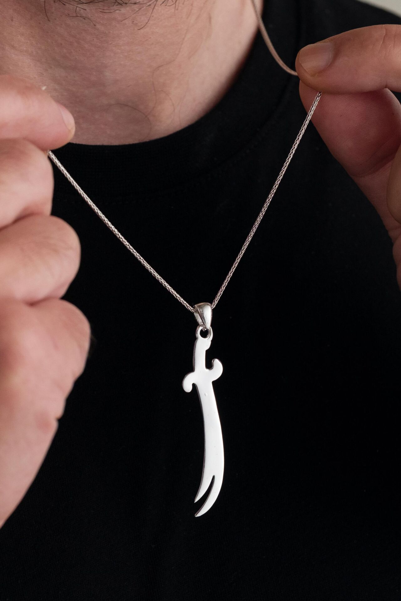 GÜMÜŞ SADE HZ ALİ ZÜLFİKAR KILIÇ KILICI  Erkek Kolye