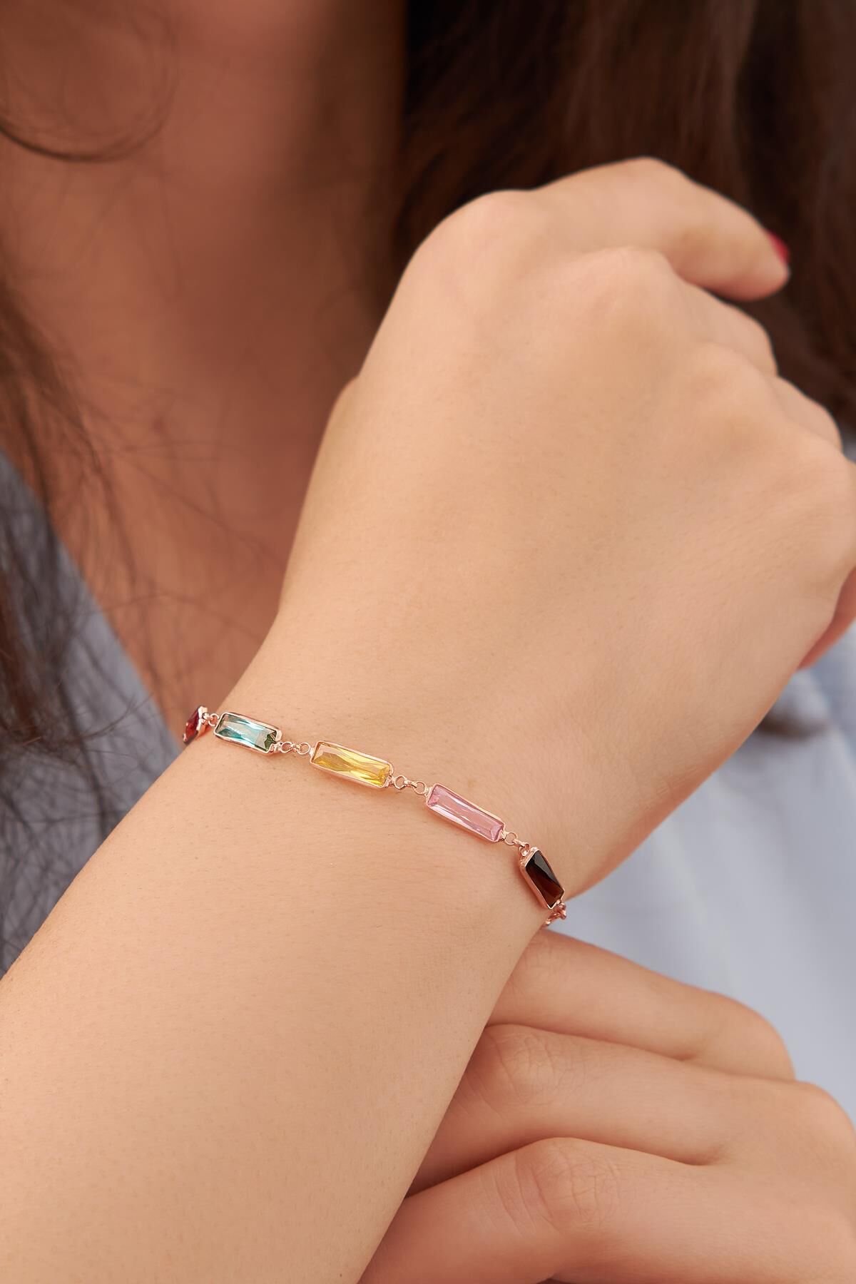 GÜMÜŞ ROSE DİKDÖRTGEN RENKLİ ZİRKON TAŞLI BİLEKLİK