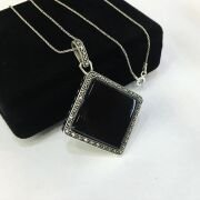 GÜMÜŞ MARKAZİT SİYAH TAŞLI PRİZMA KOLYE