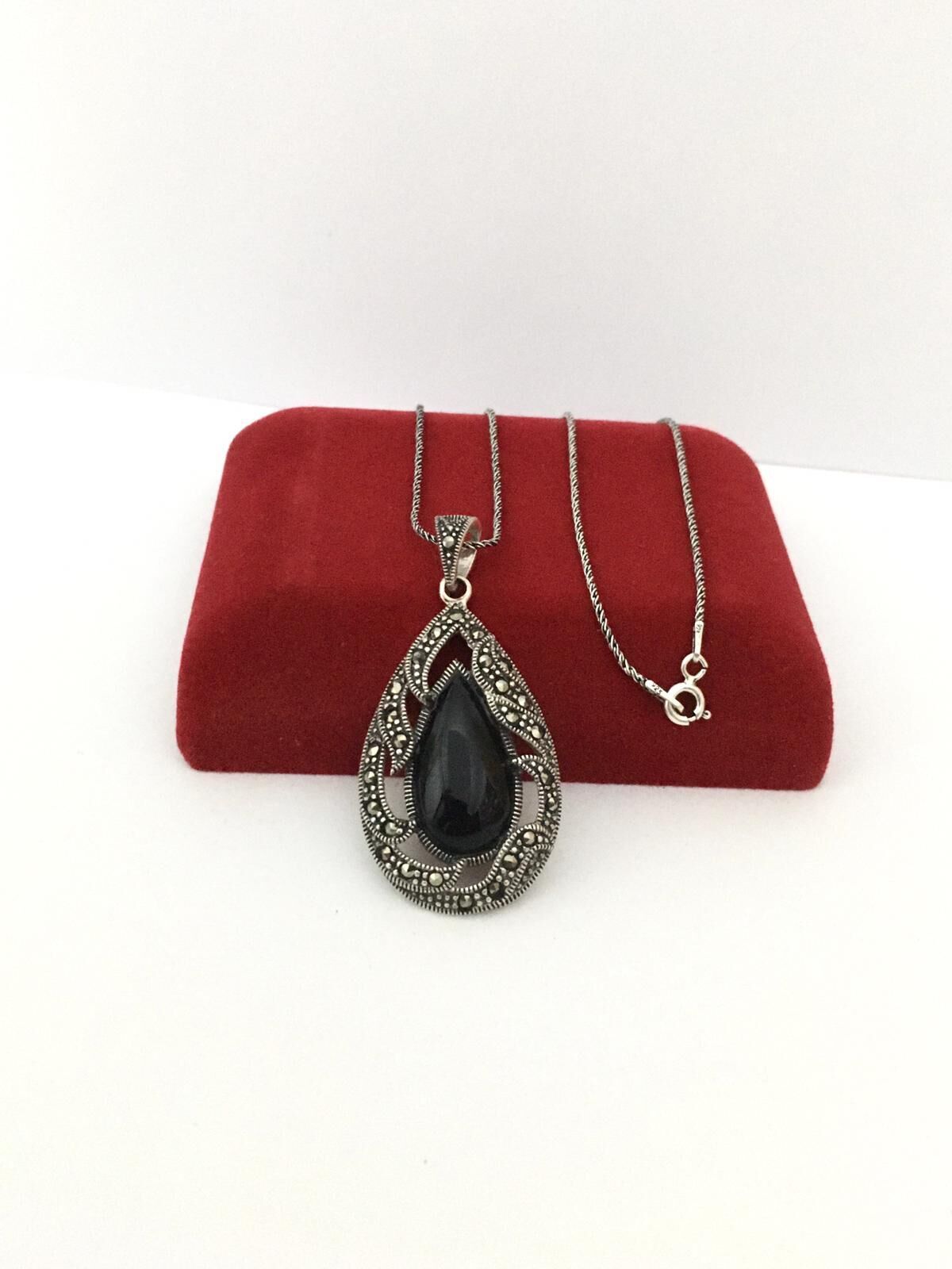 GÜMÜŞ MARKAZİT VE SİYAH TAŞLI DAMLA KOLYE