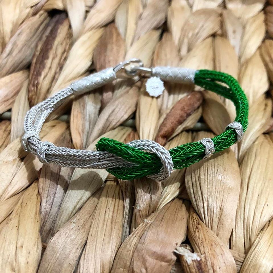 GÜMÜŞ KAZAZİYE YEŞİL BEYAZ BİLEKLİK