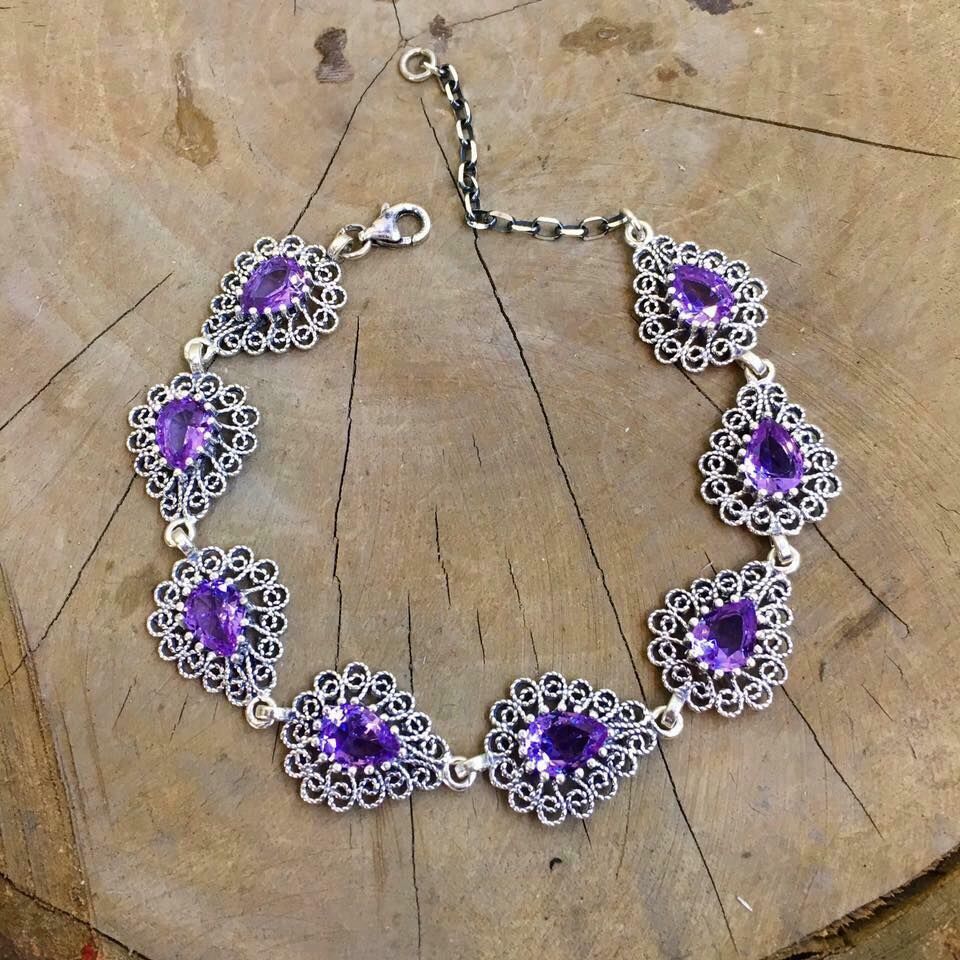 GÜMÜŞ TELKARİ İŞLEME AMETİST TAŞLI MOR BİLEKLİK