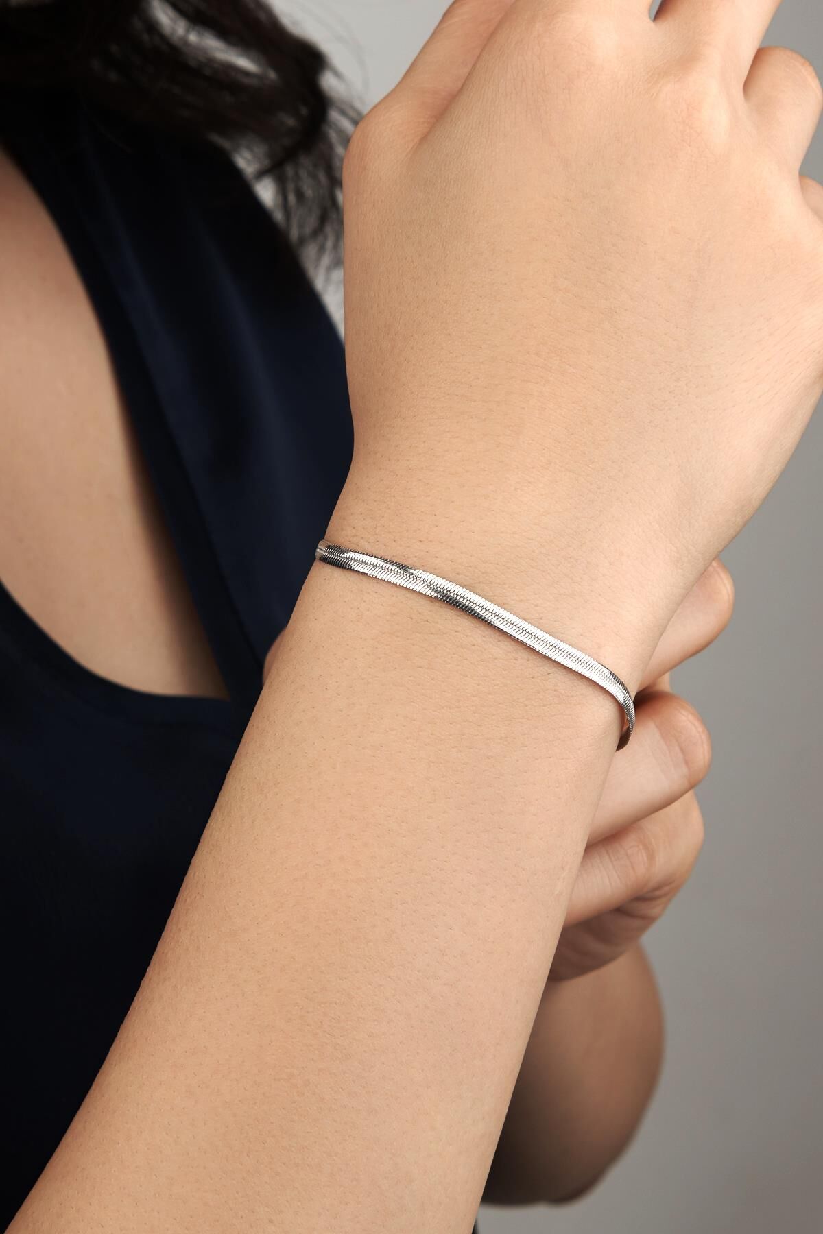 GÜMÜŞ YASSI EZME İTALYAN MODEL ZİNCİR BİLEKLİK GÜMÜŞ