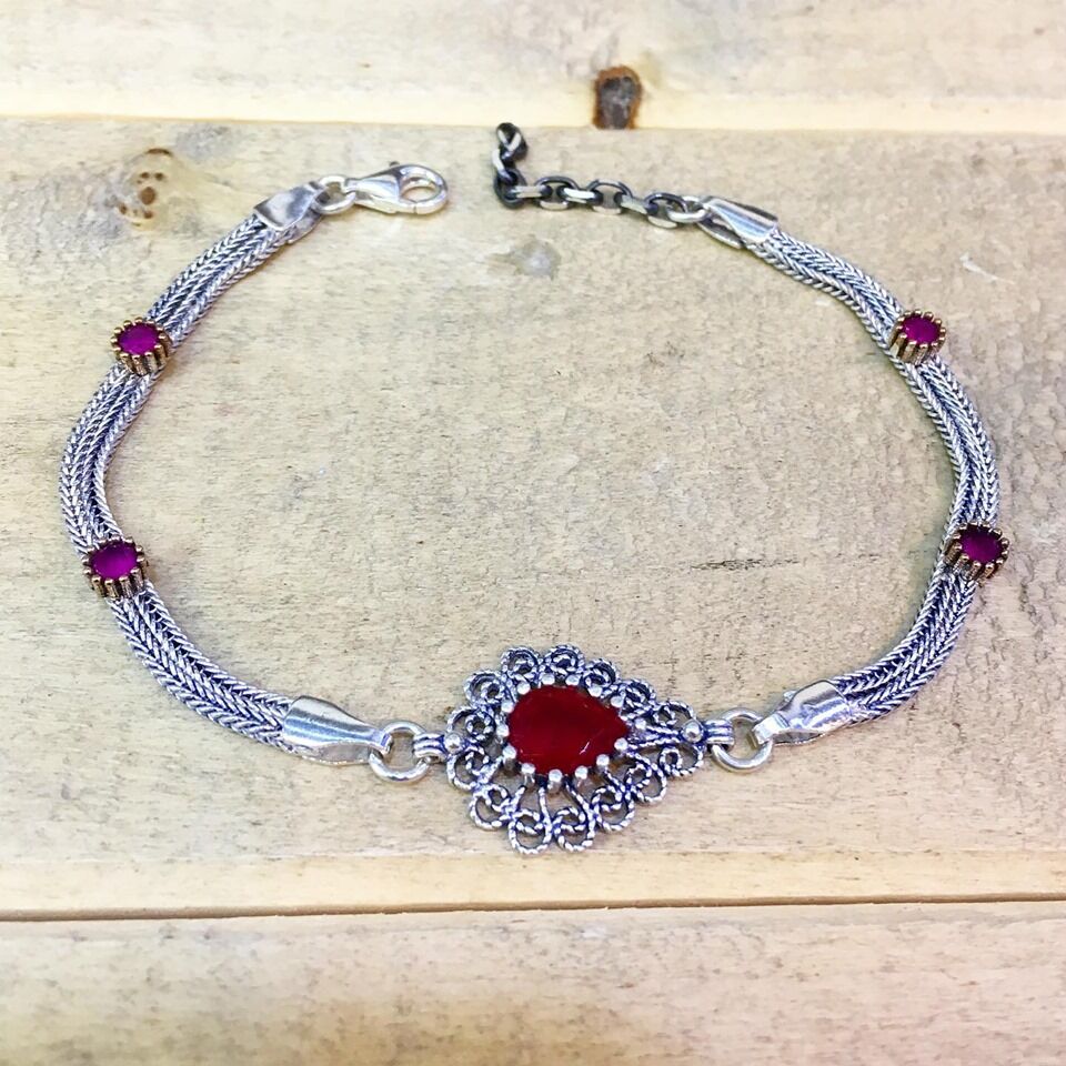 GÜMÜŞ TELKARİ KÖK YAKUT TAŞLI DAMLA BİLEKLİK