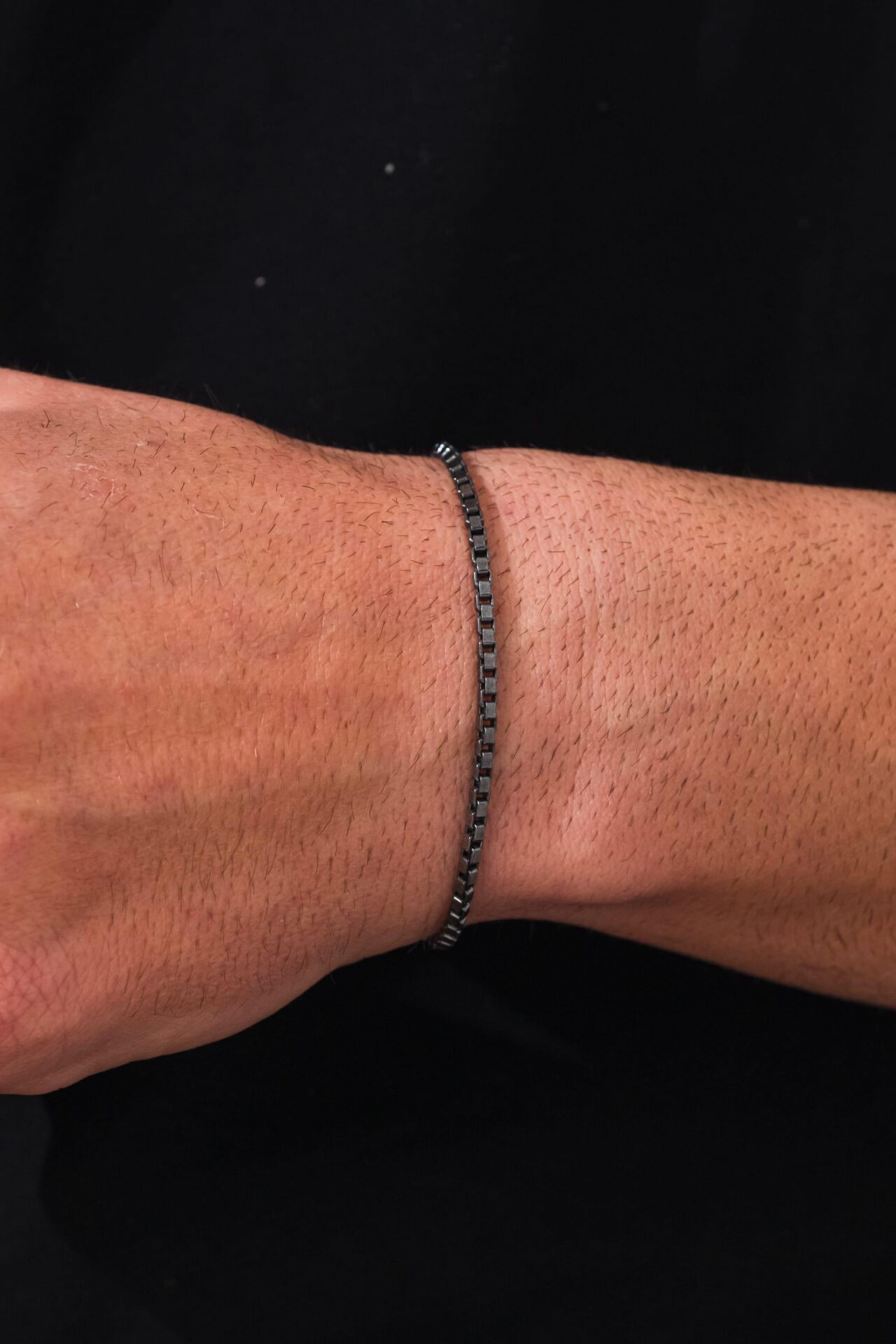 GÜMÜŞ 2.5 MM ERKEK KÜP SİYAH OKSİTLİ KARARTILMIŞ ZİNCİR BİLEKLİK