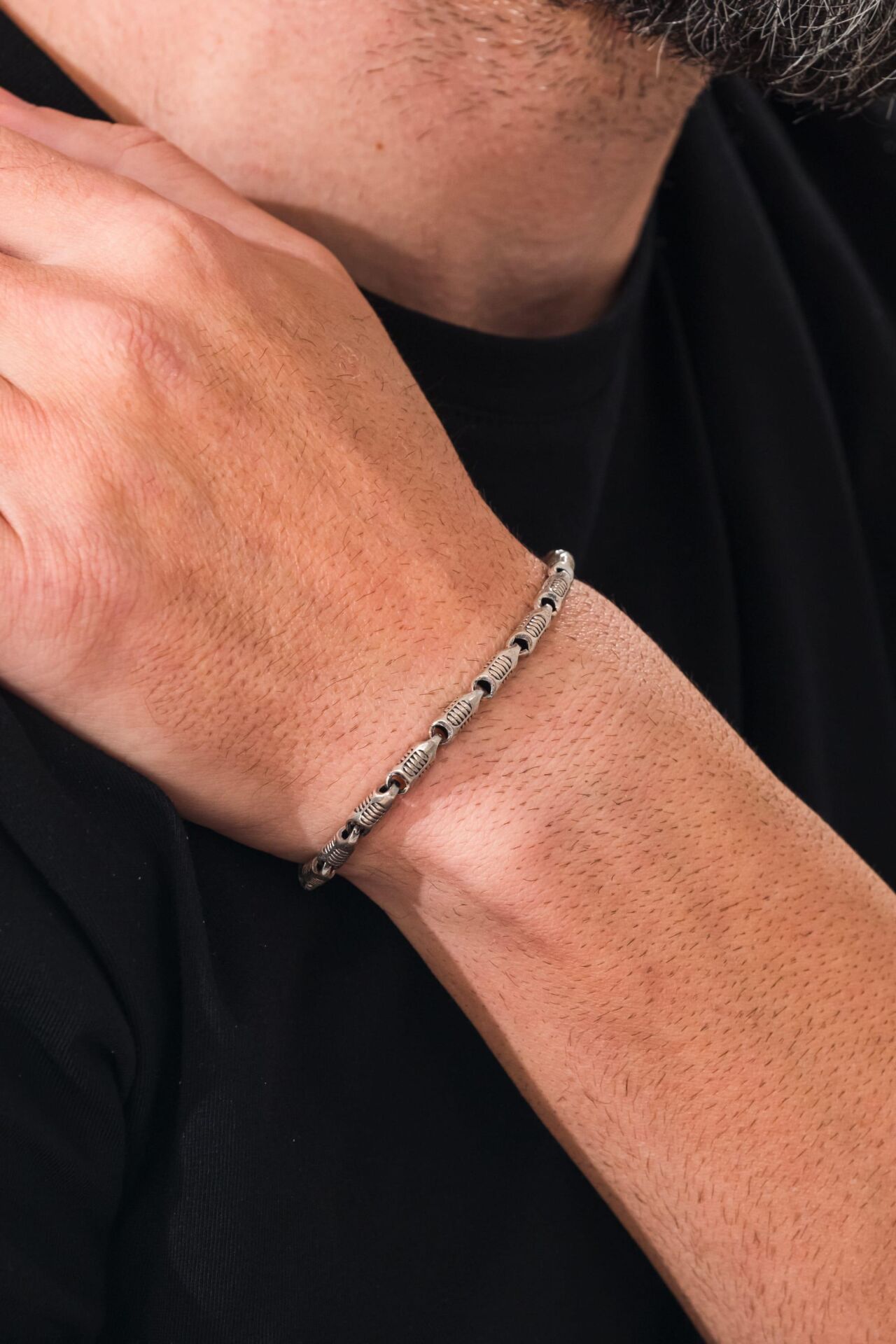 GÜMÜŞ 4.5 MM ERKEK OKSİTLİ KARARTMALI DESEN ZİNCİR ZİNCİRİ BİLEKLİK