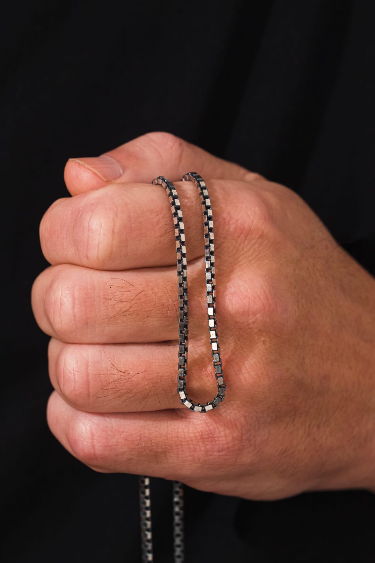 GÜMÜŞ 2.5 MM ERKEK KÜP SİYAH OKSİTLİ KARARTILMIŞ ZİNCİR KOLYE