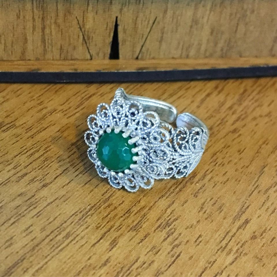 GÜMÜŞ TELKARİ YEŞİL KÖK ZÜMRÜT TAŞLI YÜZÜK