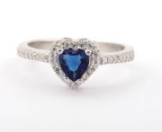 GÜMÜŞ ASİL MAVİ KALP ZİRKON TAŞLI YÜZÜK